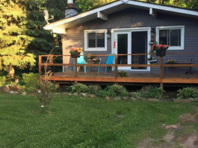 Rustic Cottage Home - enjoy the “Hobby House”